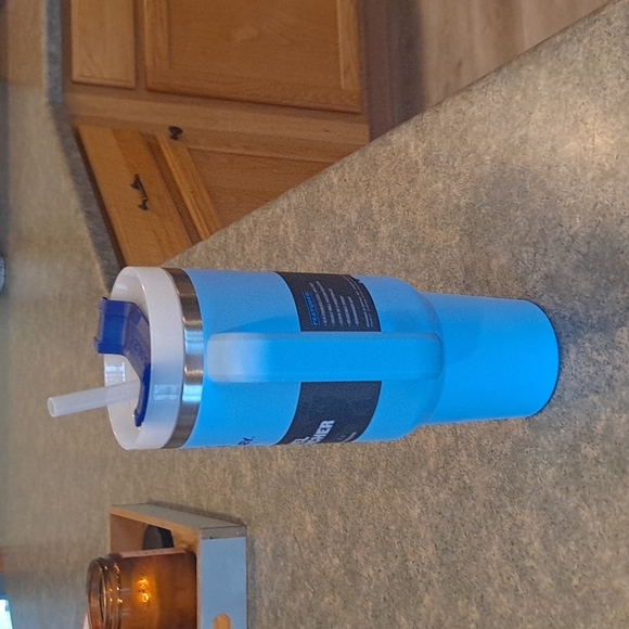 New 40oz Stanley quencher Cornflower - Picture 2 of 9